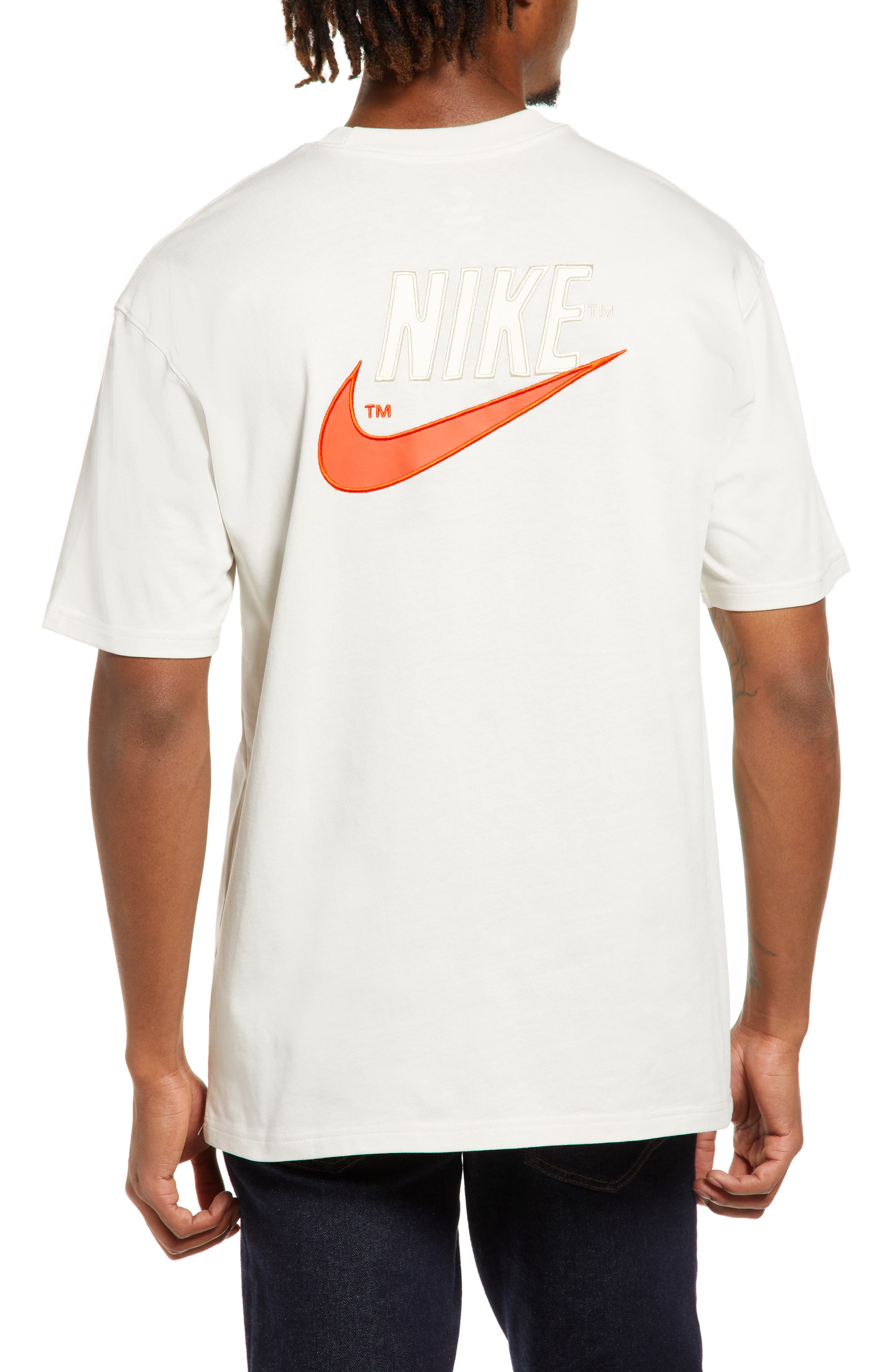 nike central logo t shirt