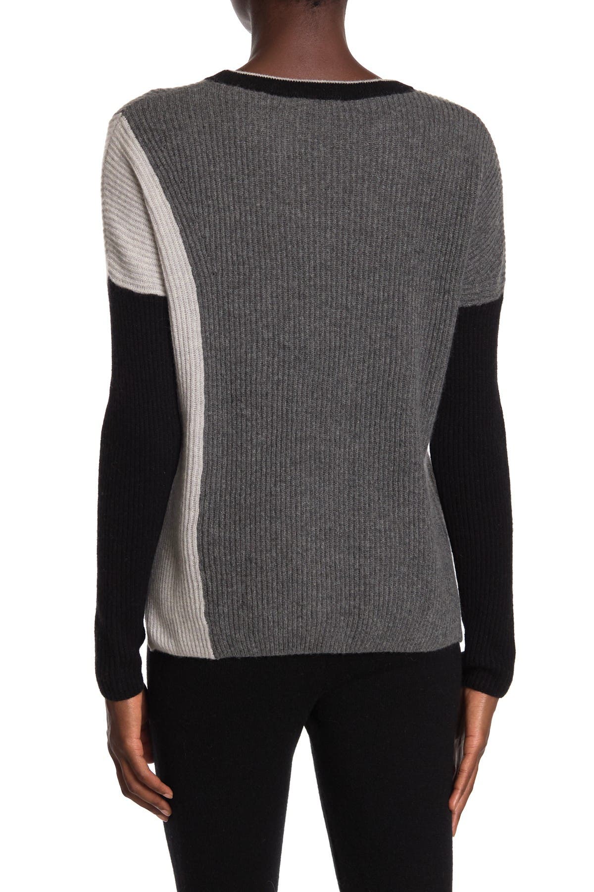Amicale Cashmere Colorblock Crew Neck Sweater In Medium Grey