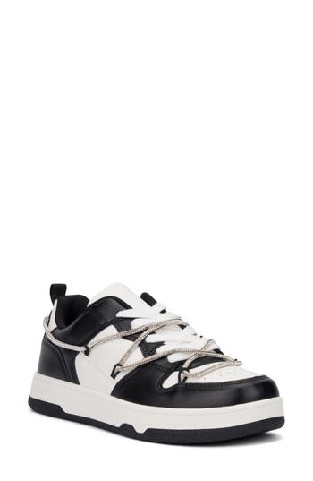 NEW YORK AND COMPANY NEW YORK AND COMPANY FABLE METALLIC SNEAKER 