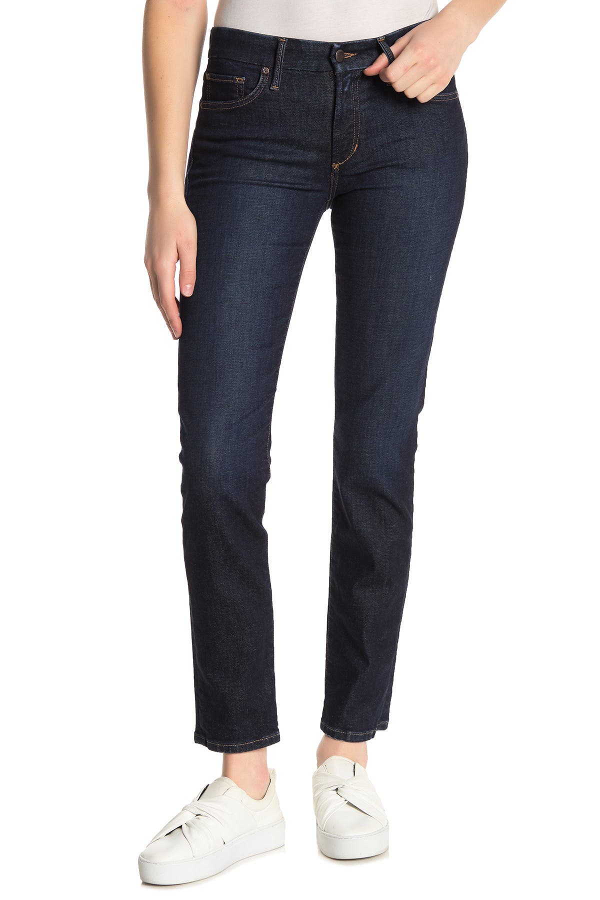 lara jeans pant price
