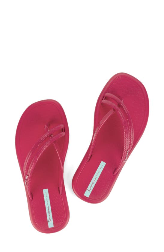 Shop Ipanema Meu Sol Rasteira Textured Toe Loop Sandal In Dark Pink