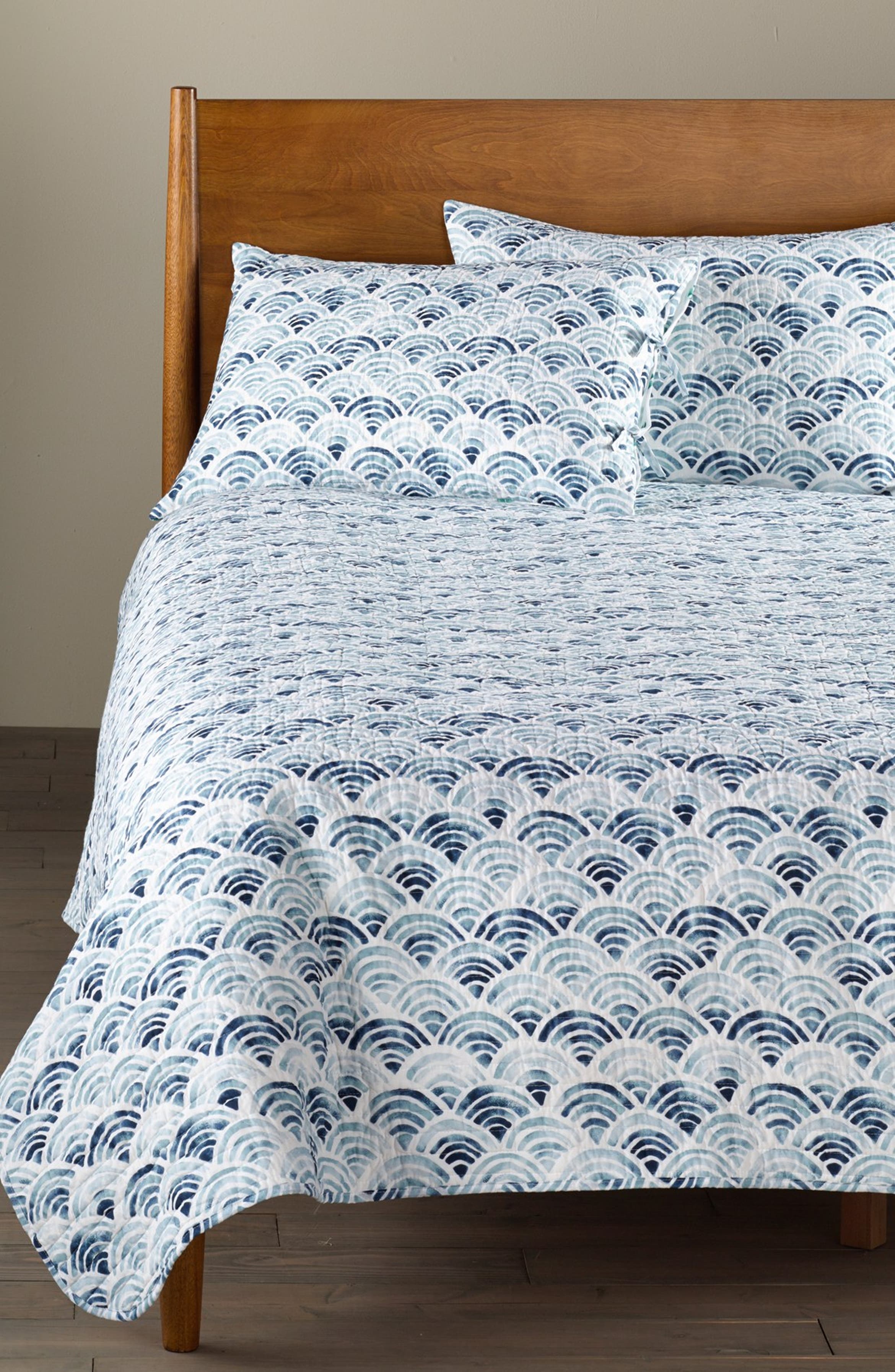 Nordstrom at Home 'Pearl' Print Reversible Cotton Quilt | Nordstrom