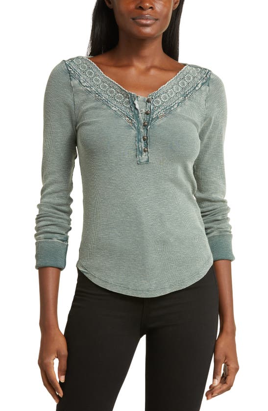 LUCKY BRAND LACE DETAIL COTTON RIB HENLEY TOP