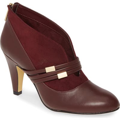Bella Vita Noemi Ii Bootie, Burgundy