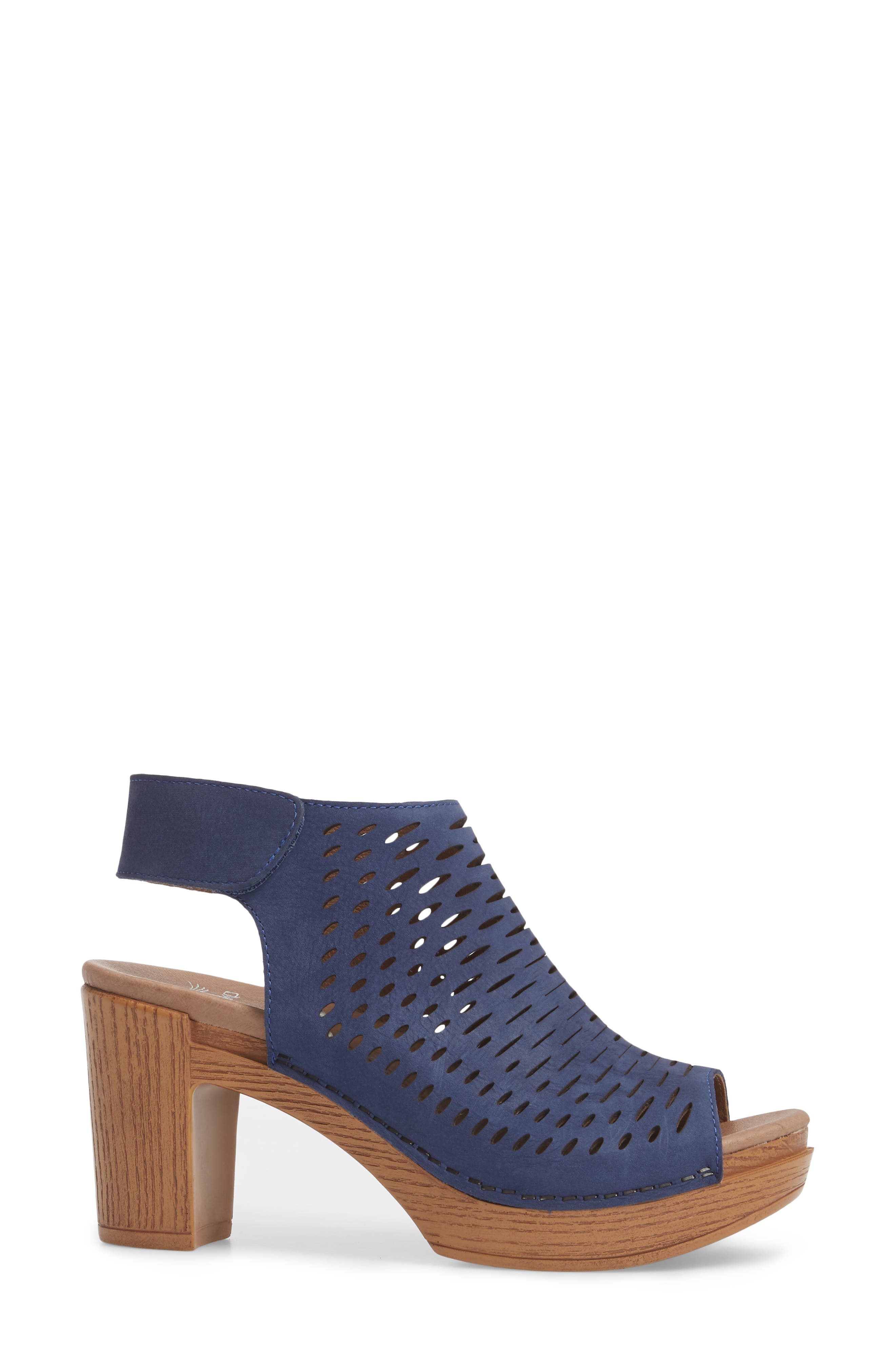 dansko women's danae heeled sandal