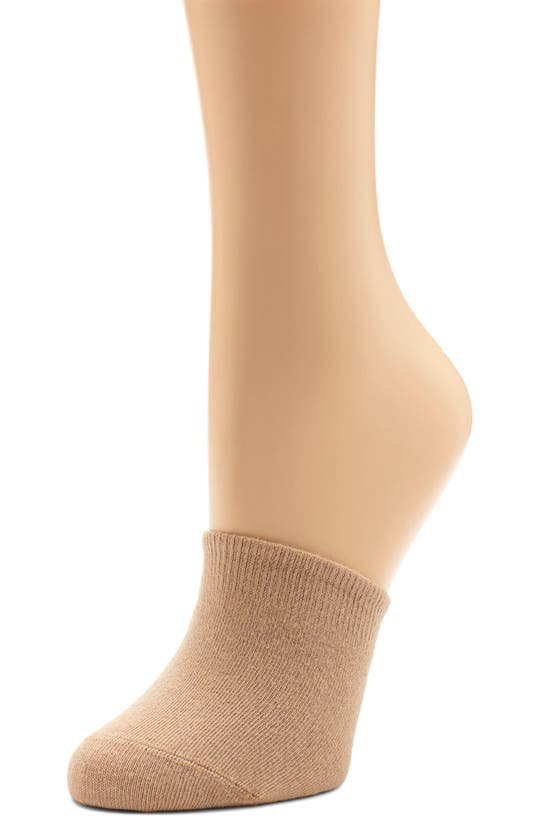 Hue Toe Topper Socks In Cream