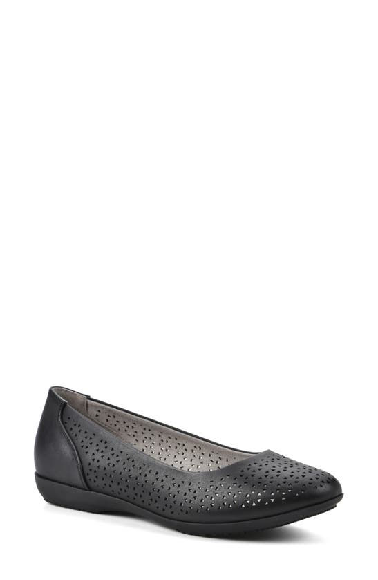 Cliffs By White Mountain Cindy Flat In Black/ Burnished/ Smooth