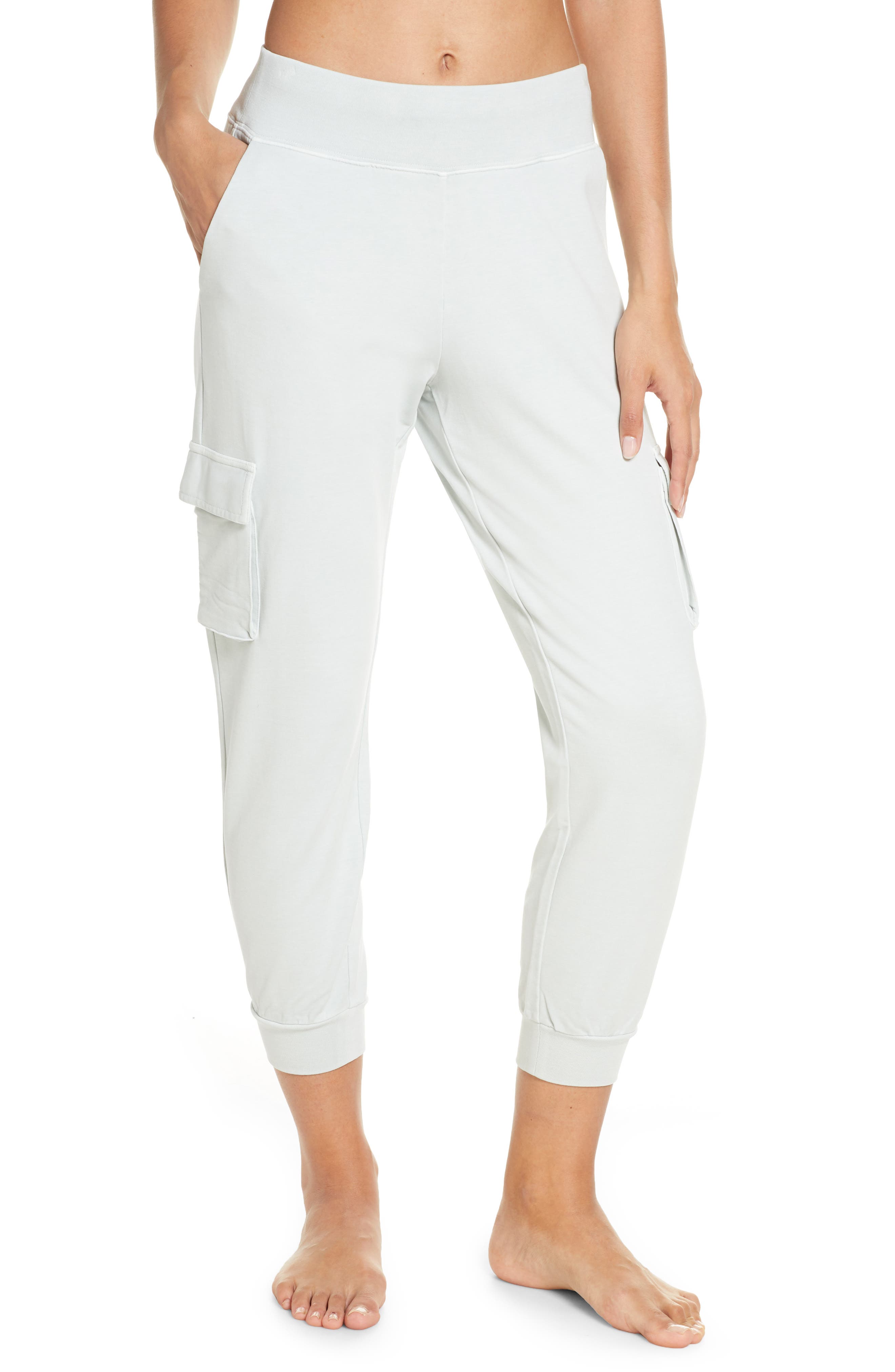 alo yoga joggers