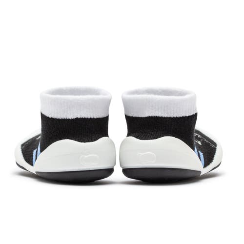 Shop Komuello Toddler Sock Shoes Runner In Black