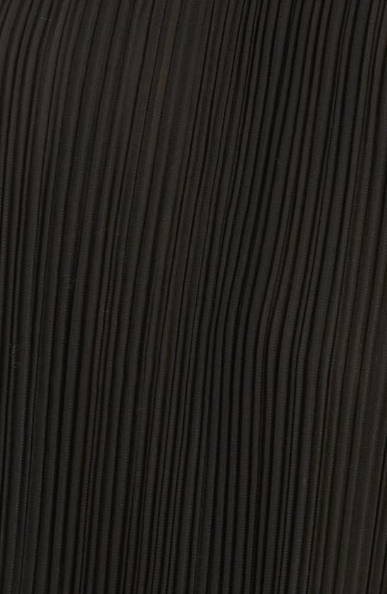 Frame Pleated Strong-shoulder Blouse In Black
