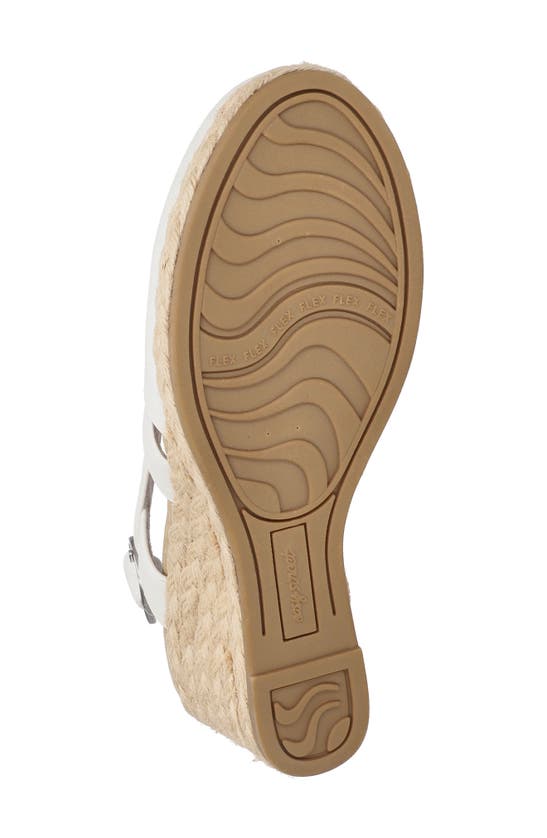 Easy Street Stargaze Womens Faux Leather Closed Toe Wedge Sandals In White