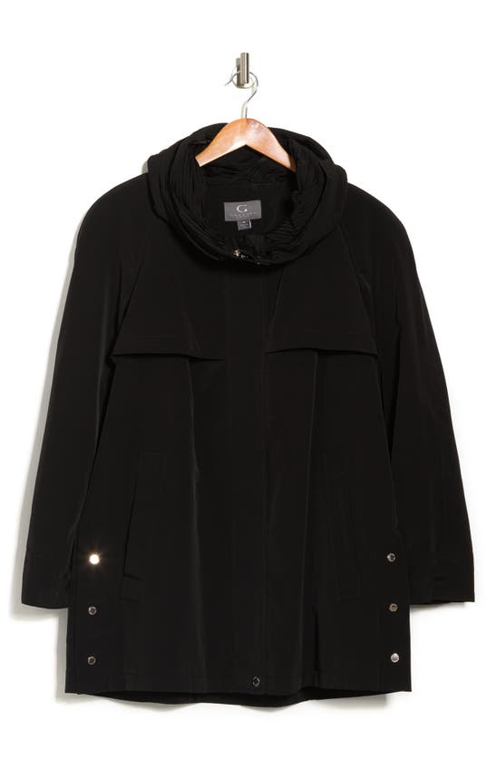 Gallery Pleat Hooded Raincoat In Black