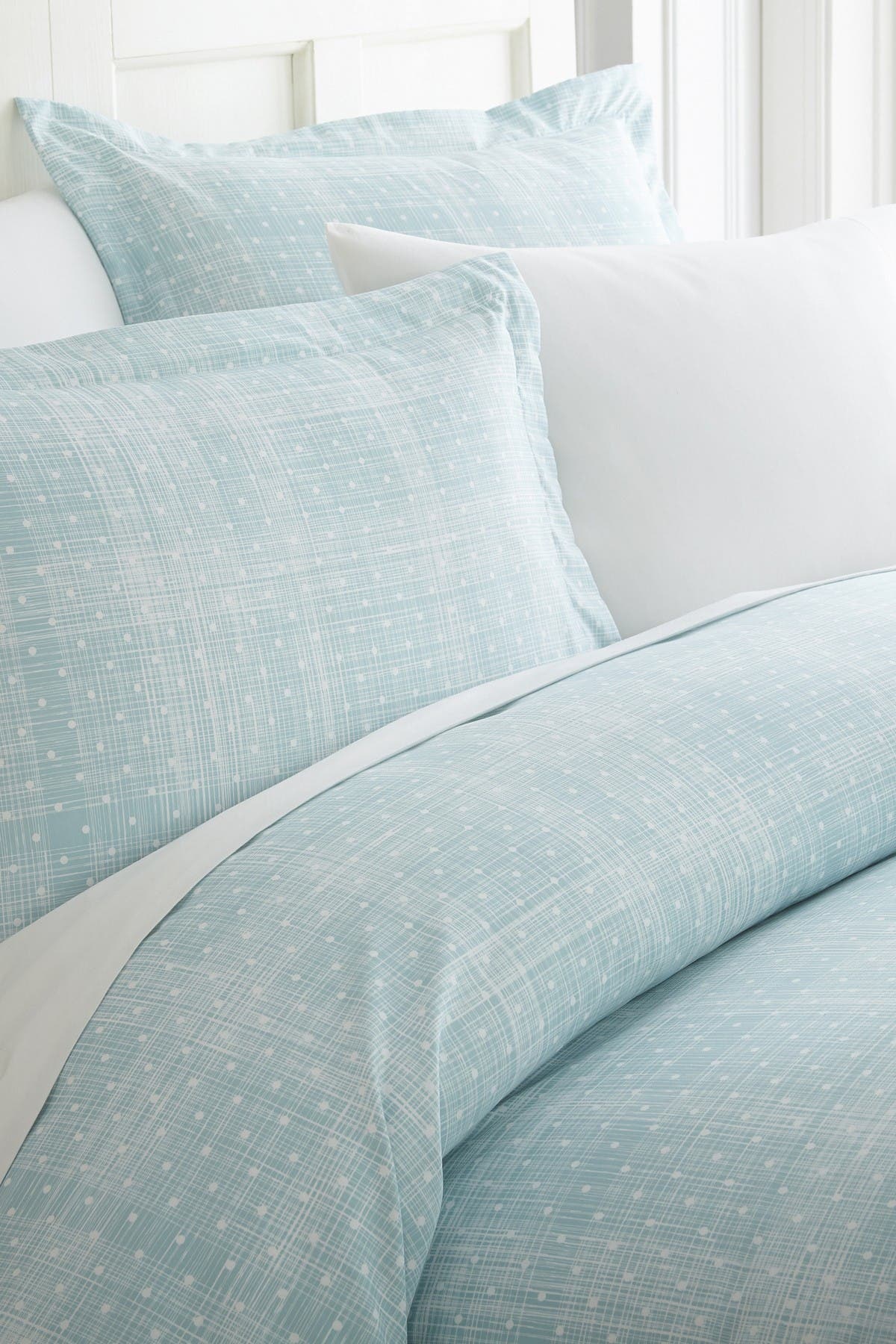 Click to view more detailed imagery on our partner's website Ienjoy Home Home Spun Premium Ultra Soft Polka Dot Pattern 3-piece Duvet Cover Full/queen Set In Aqua
