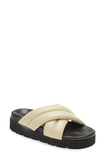 Seychelles Driving Force Sandal In Ivory/black Leather