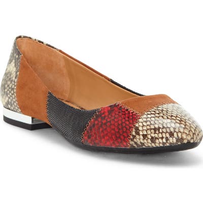 Jessica Simpson Gabrieli Mixed Media Flat- Brown