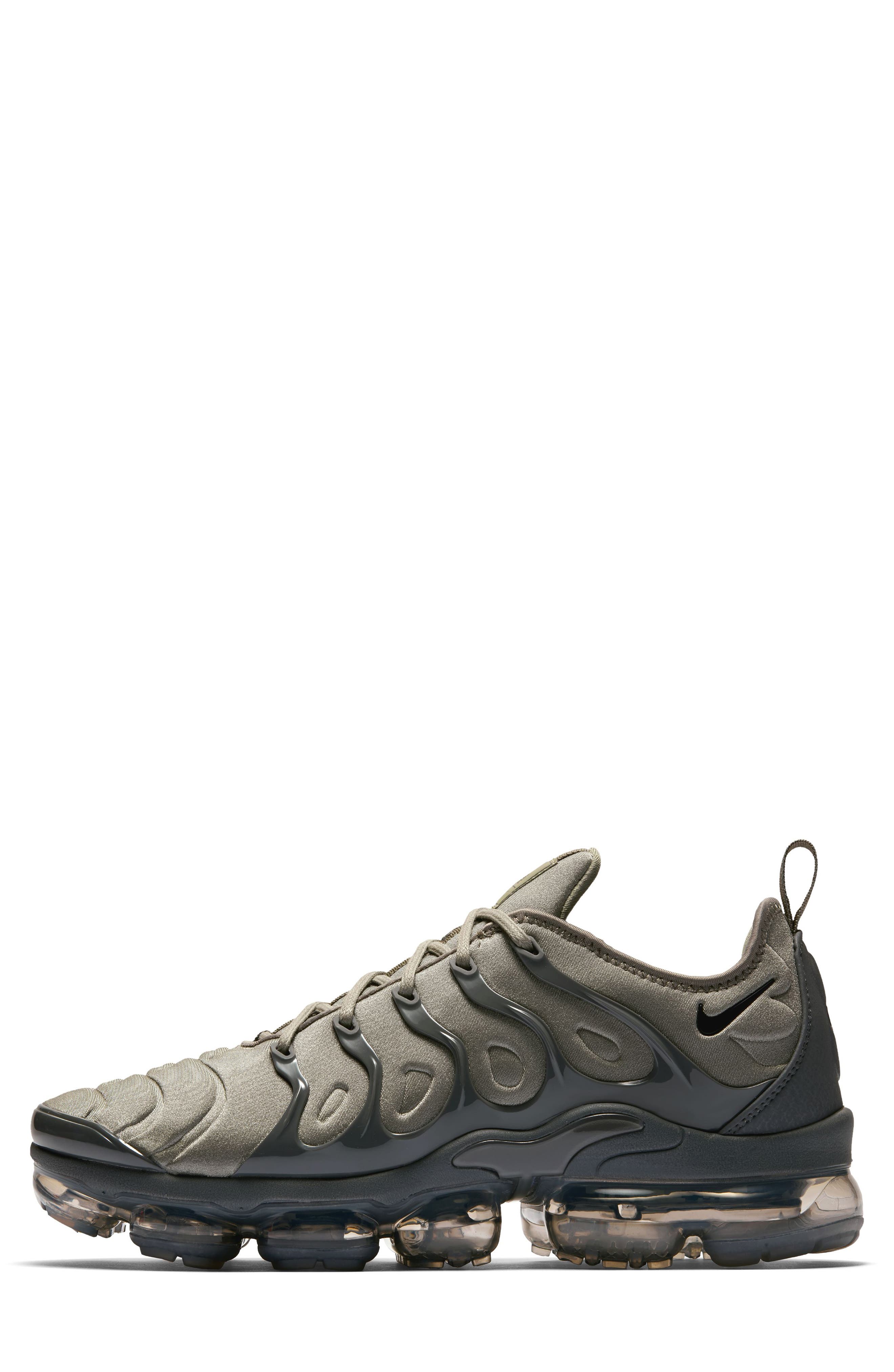 dark stucco vapormax plus