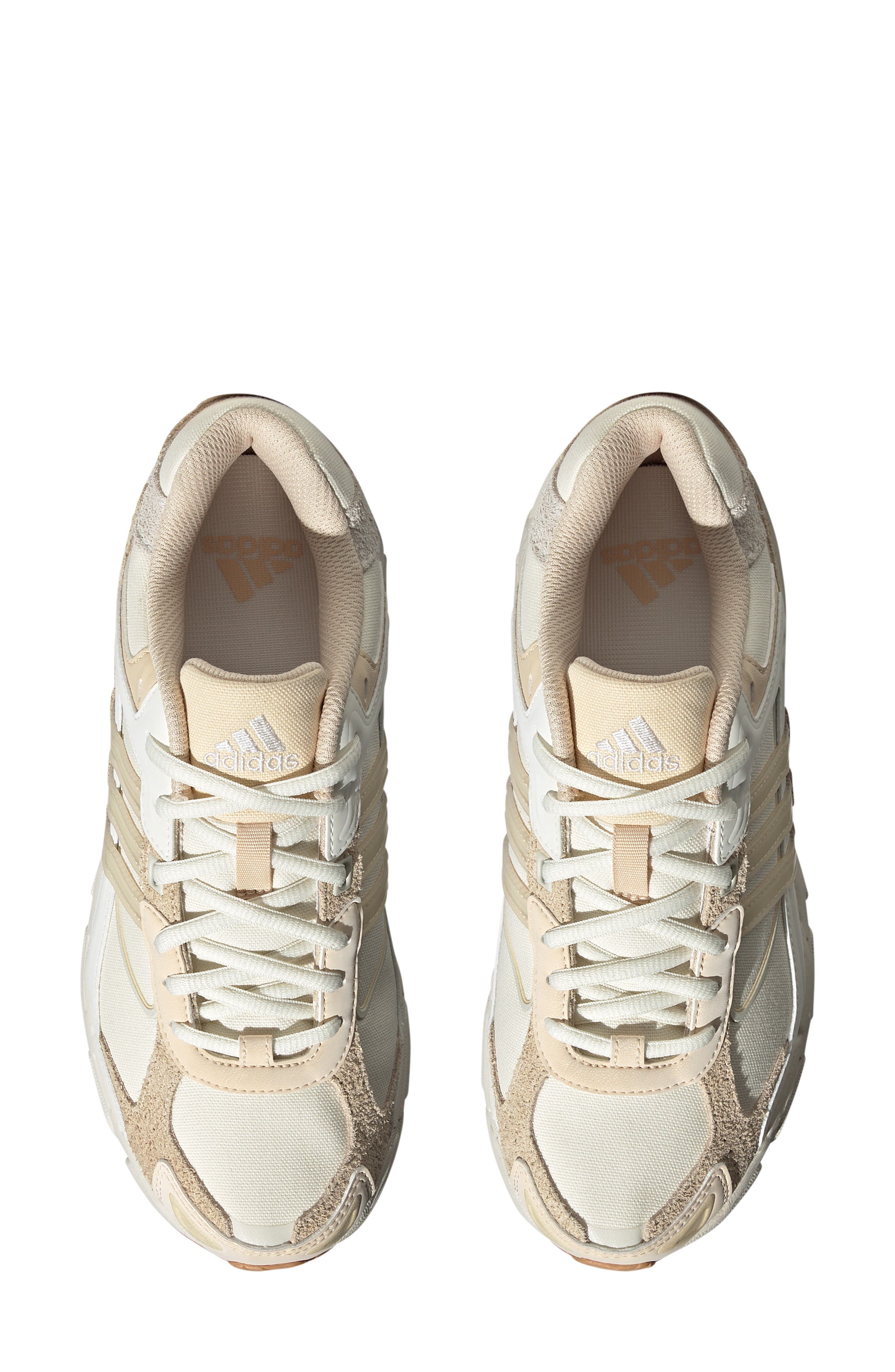 adidas Response CL Sneaker in Off White/Sand Strata/Gum Smart