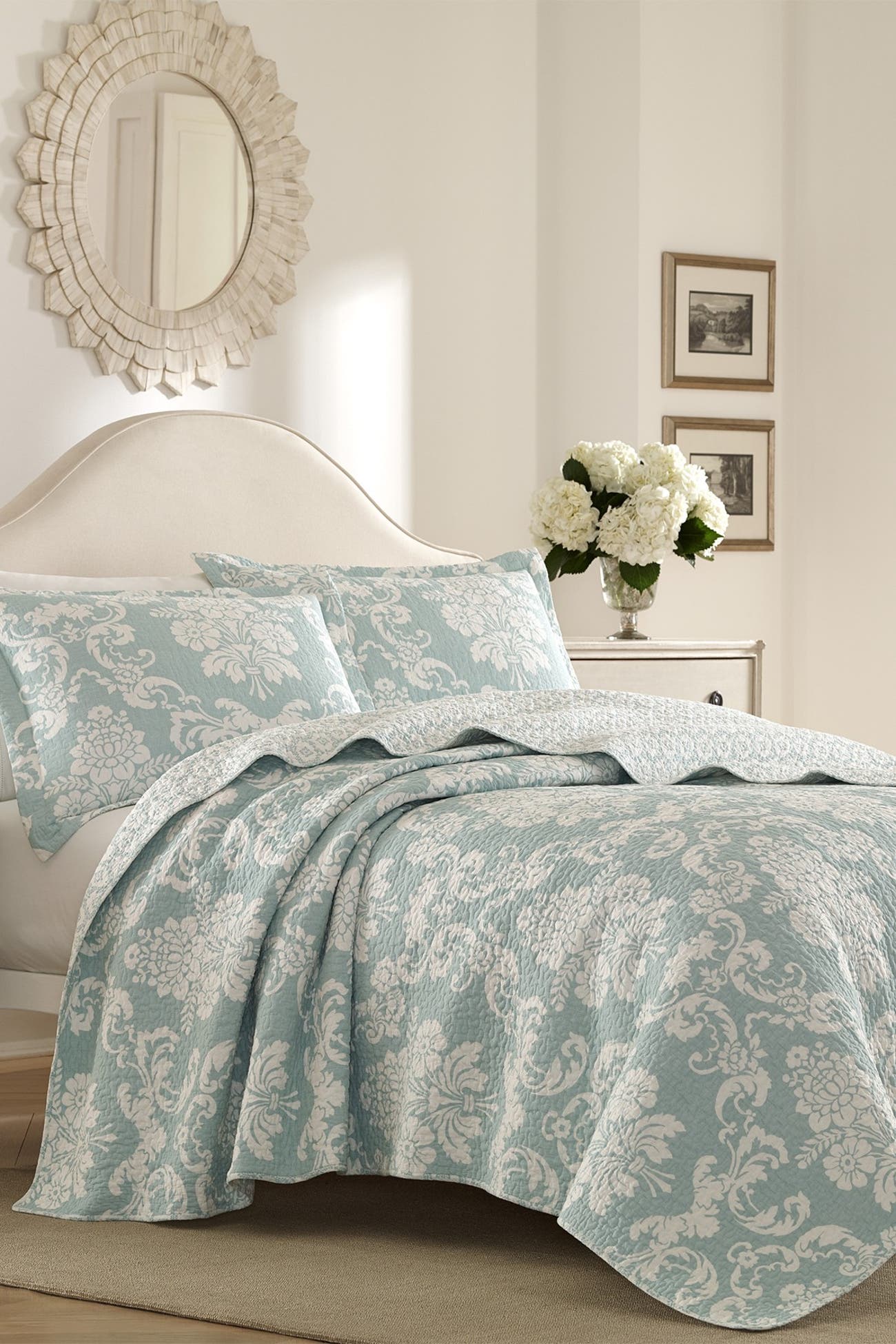 Laura Ashley Bright Blue Full/Queen Quilt Set Nordstrom Rack