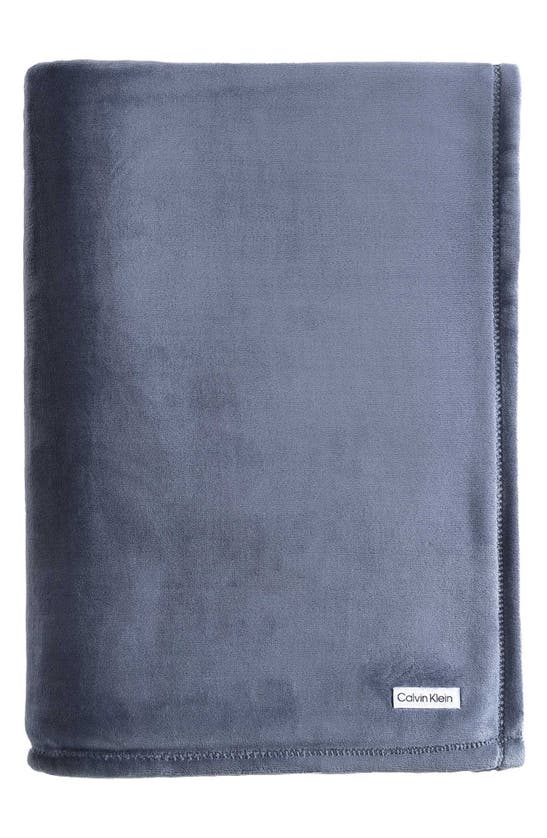 CALVIN KLEIN CALVIN KLEIN CORE PLUSH BLANKET