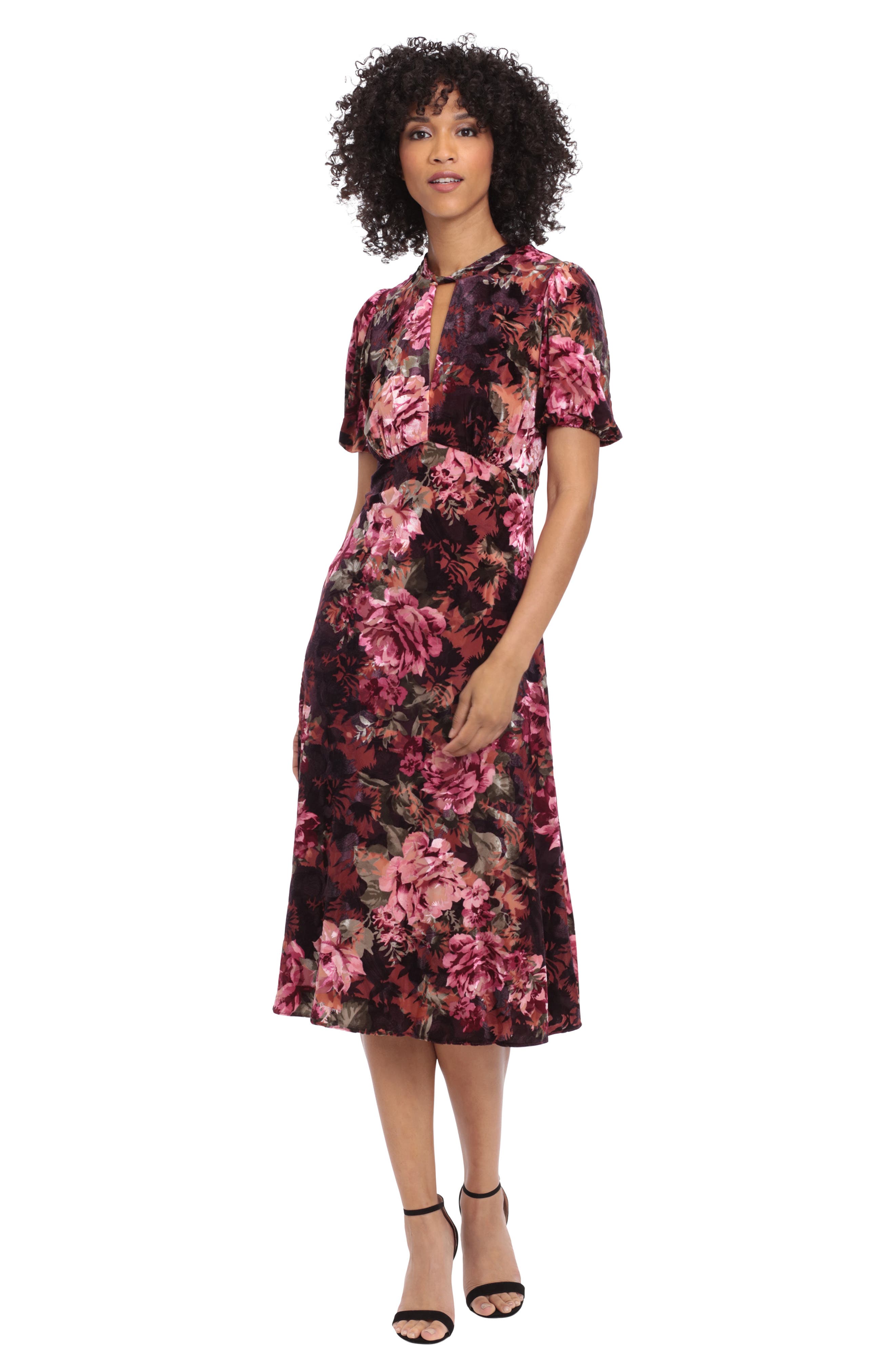 Maggy London Floral Print Puff Sleeve Velvet Midi Dress in Raisin/Wine/Olive