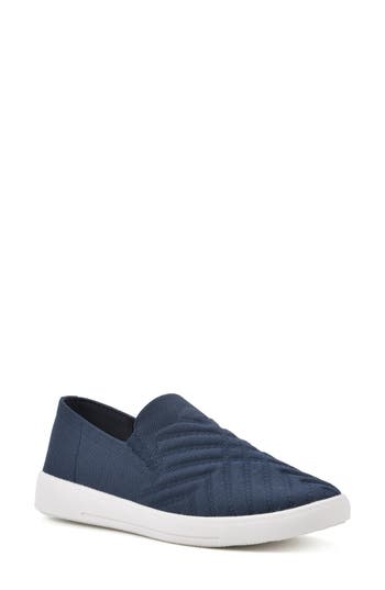White Mountain Footwear Until Knit Slip-on Sneaker In Navy/fabric