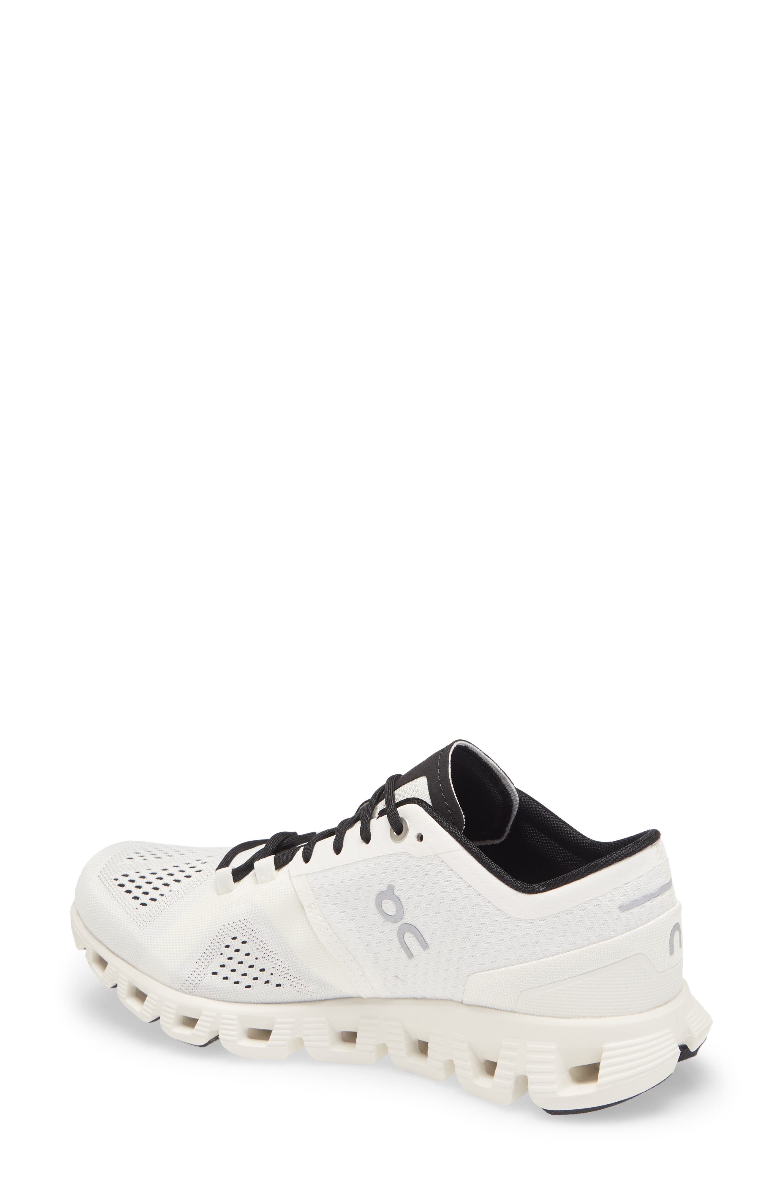 on cloud womens boots