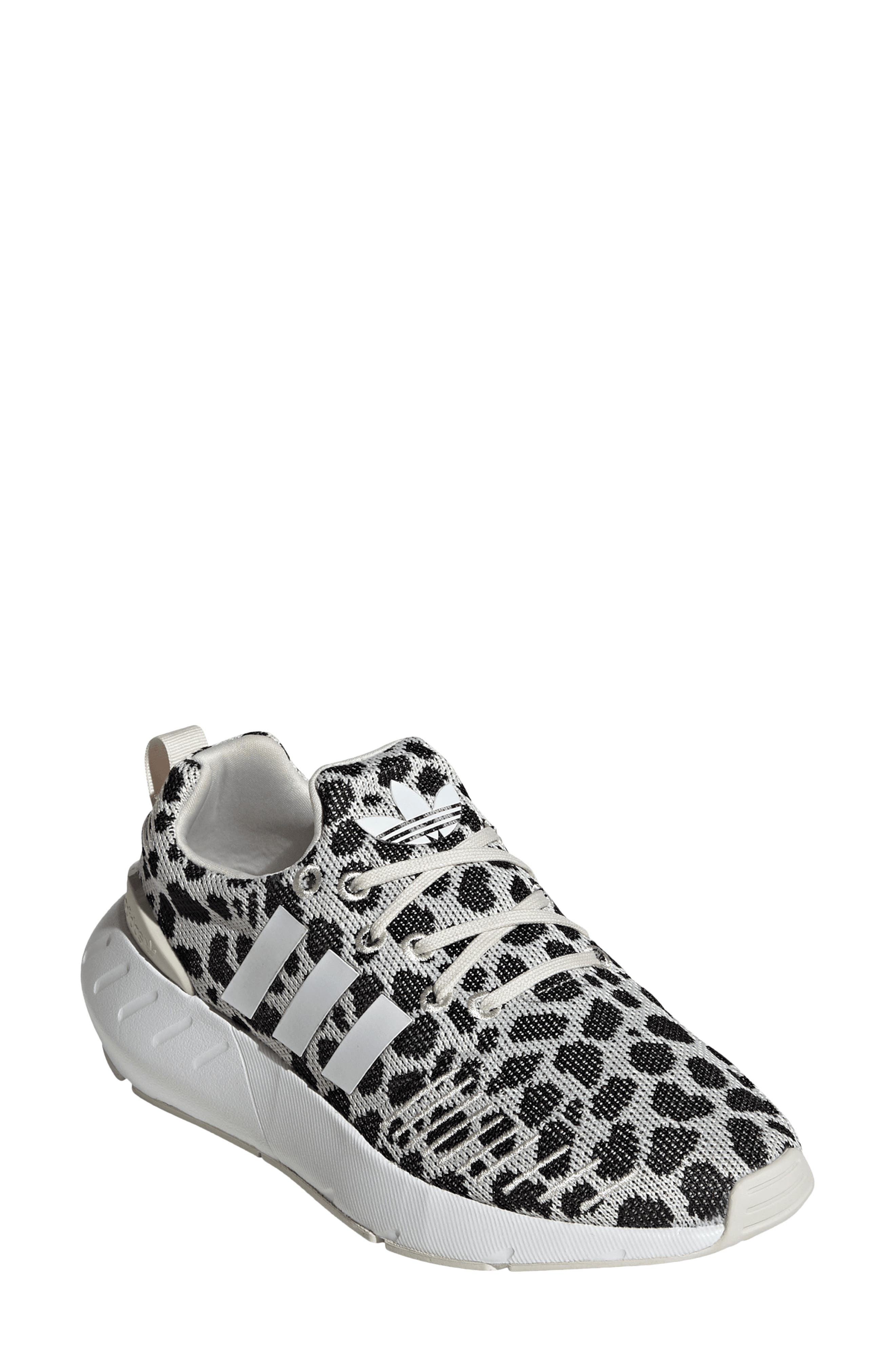 Adidas swift run hot sale women cheetah