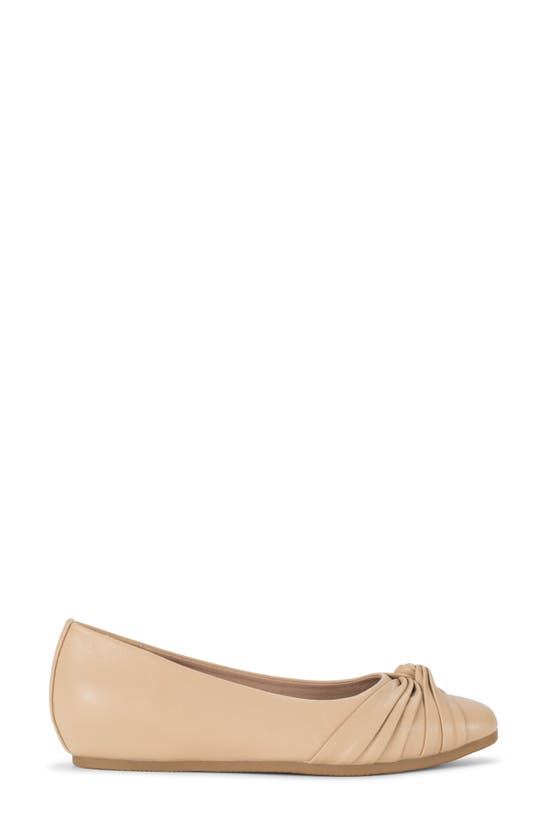 Baretraps Women's Chainey Flats In Natural