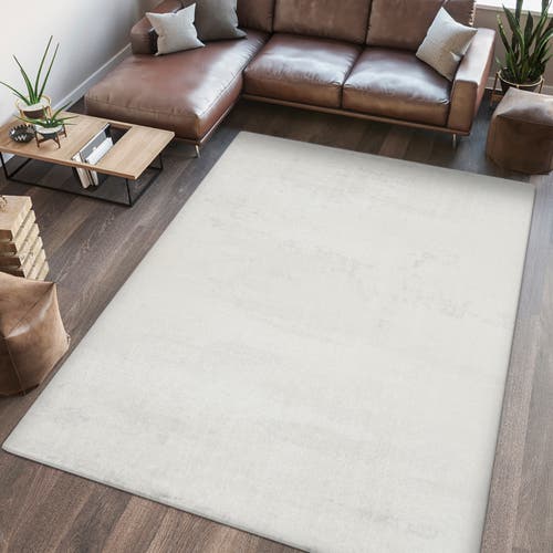 Jonathan Y Twyla Classic Solid Low-pile Machine-washable Area Rug In Cream