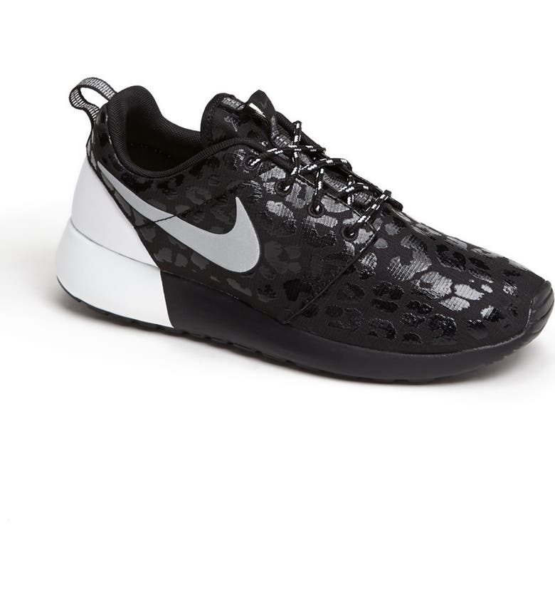 nike roshe run white details nike roshe run white details