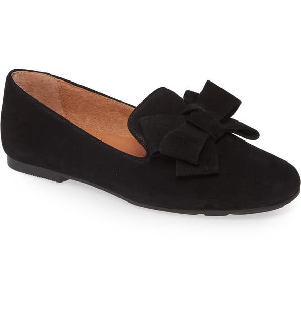 Gentle Souls By Kenneth Cole Eugene Ribbon Loafer In Black Leather
