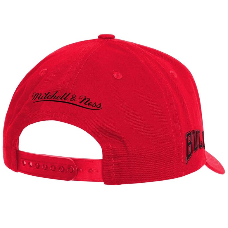 Shop Mitchell & Ness Red Chicago Bulls Fire Red Pro Crown Snapback Hat