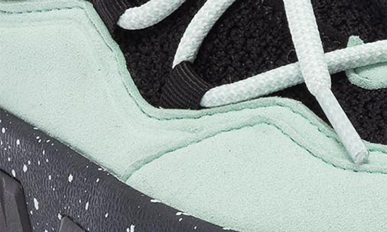 P448 Monalea Sneaker In Poison Dart
