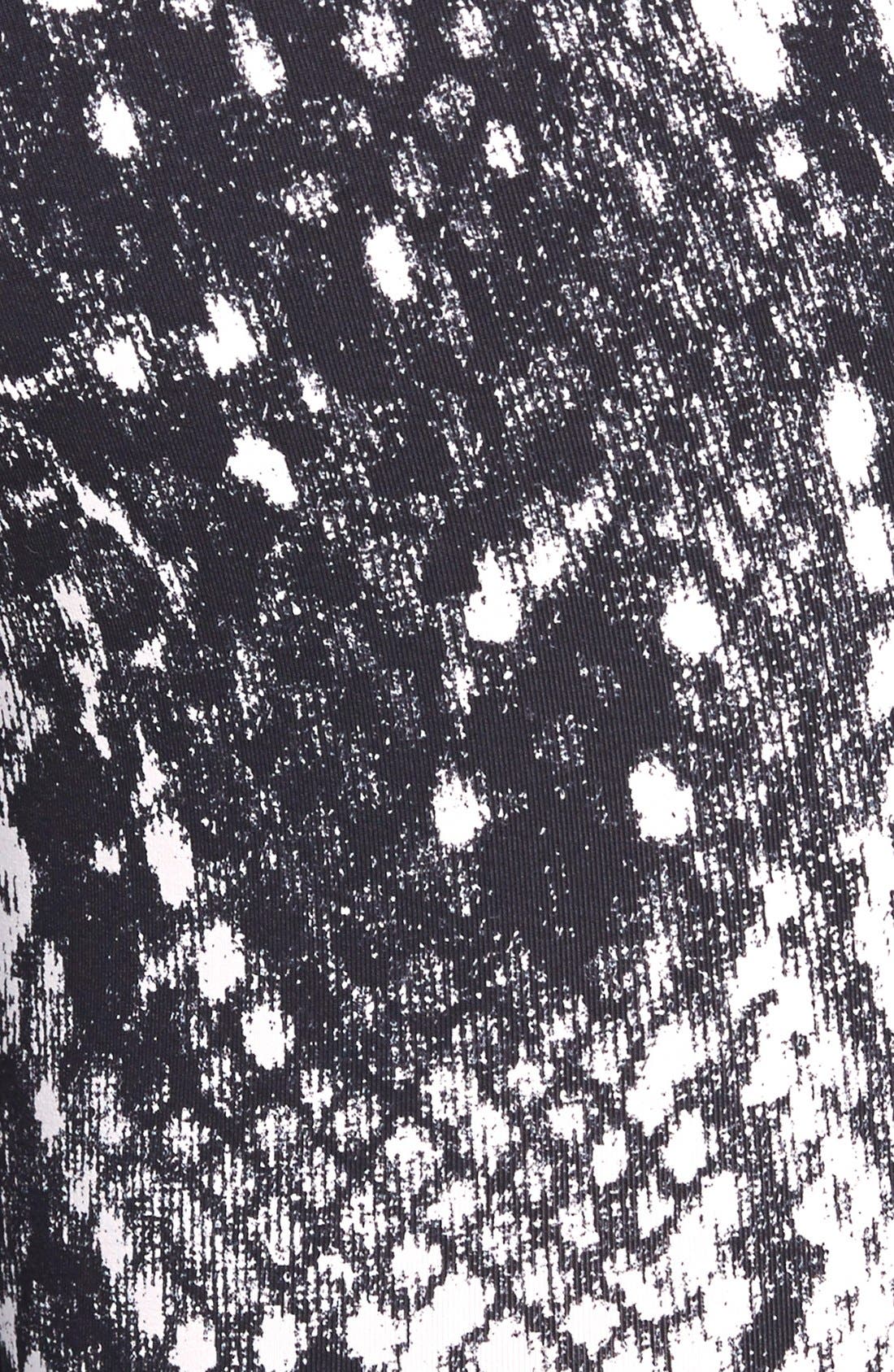 nike epic lux snakeskin