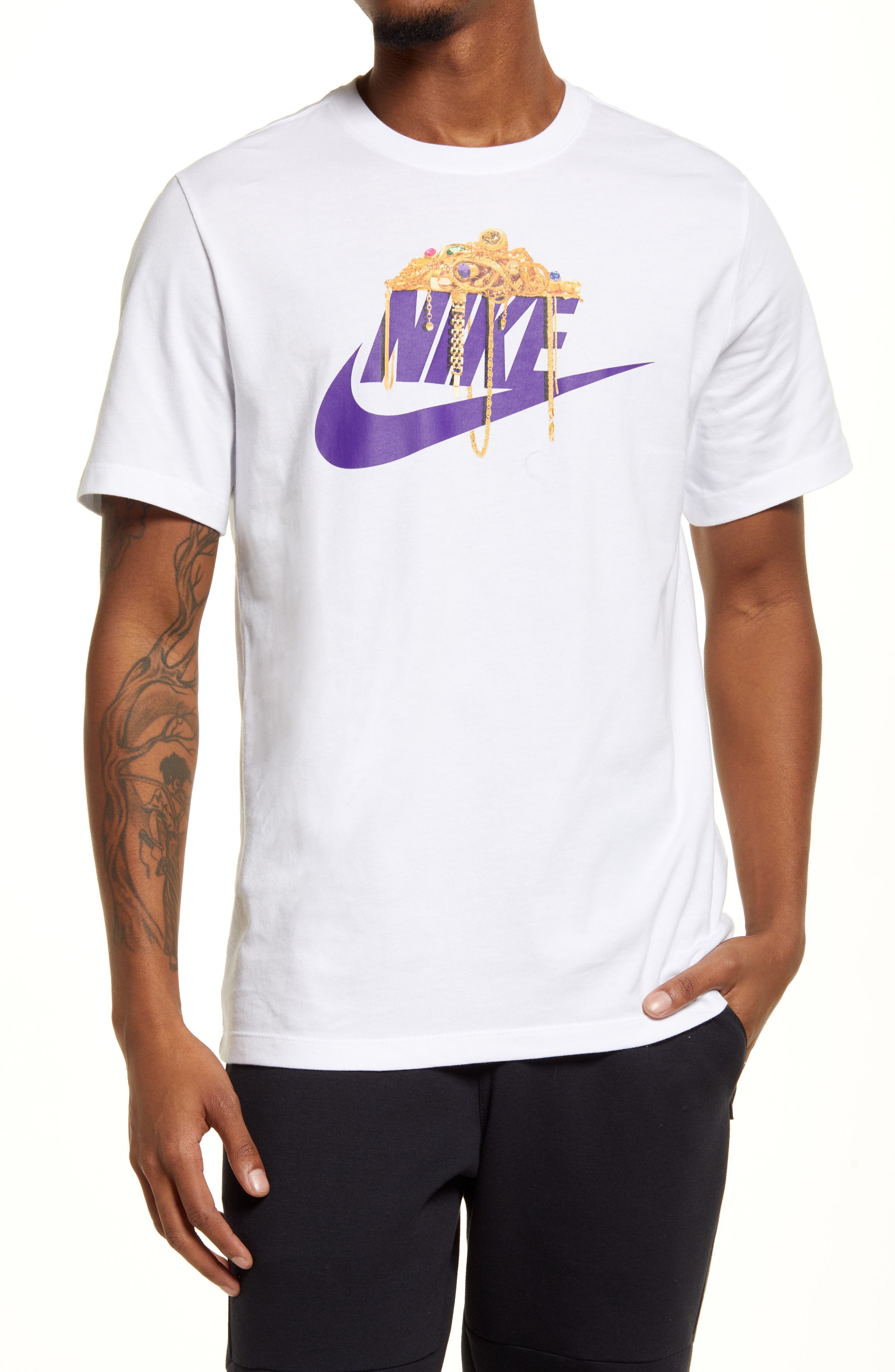 white nike logo t shirt