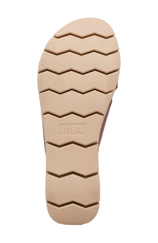 Mia Elissa Slide Sandal In Cognac