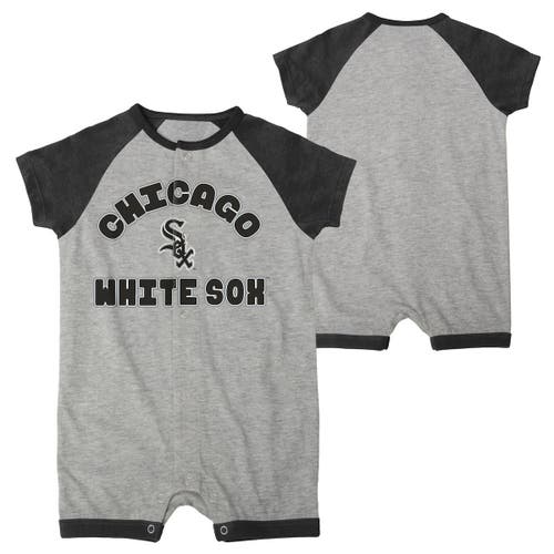 Outerstuff Infant Heather Gray Chicago White Sox Extra Base Hit Raglan Full-Snap Romper