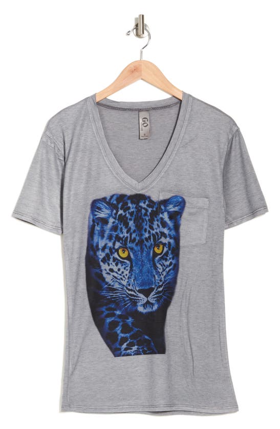 GO COUTURE GO COUTURE DEEP V-NECK ART PRINT T-SHIRT