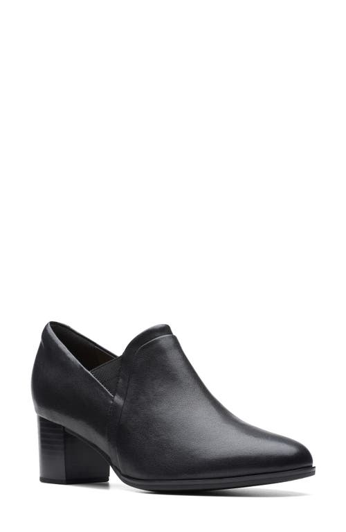 Clarks(r) Loken Way Pump in Black Leather at Nordstrom, Size 12