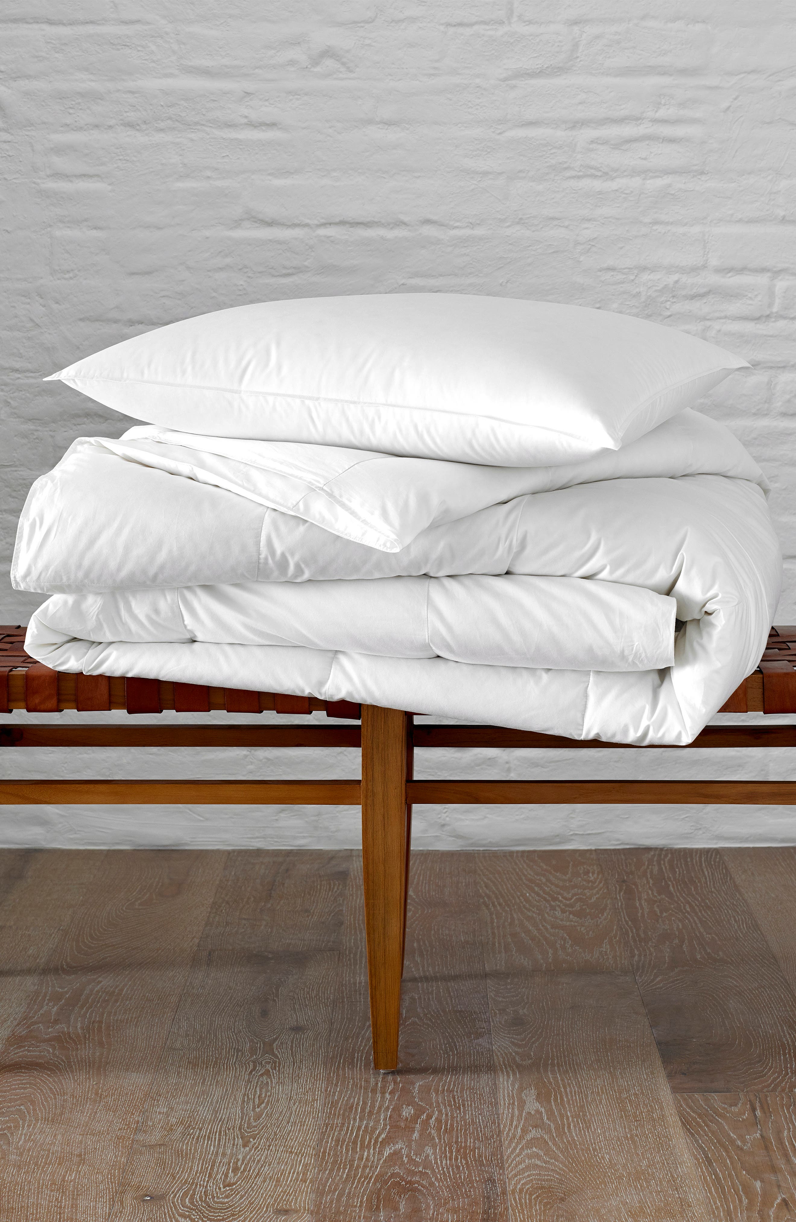 Matouk Valletto Medium 650 Fill Power Down 400 Thread Count Pillow Nordstrom