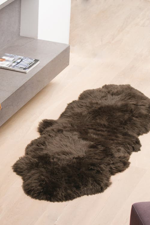 Natural New Zealand Genuine Sheepskin Rug In Chocolate