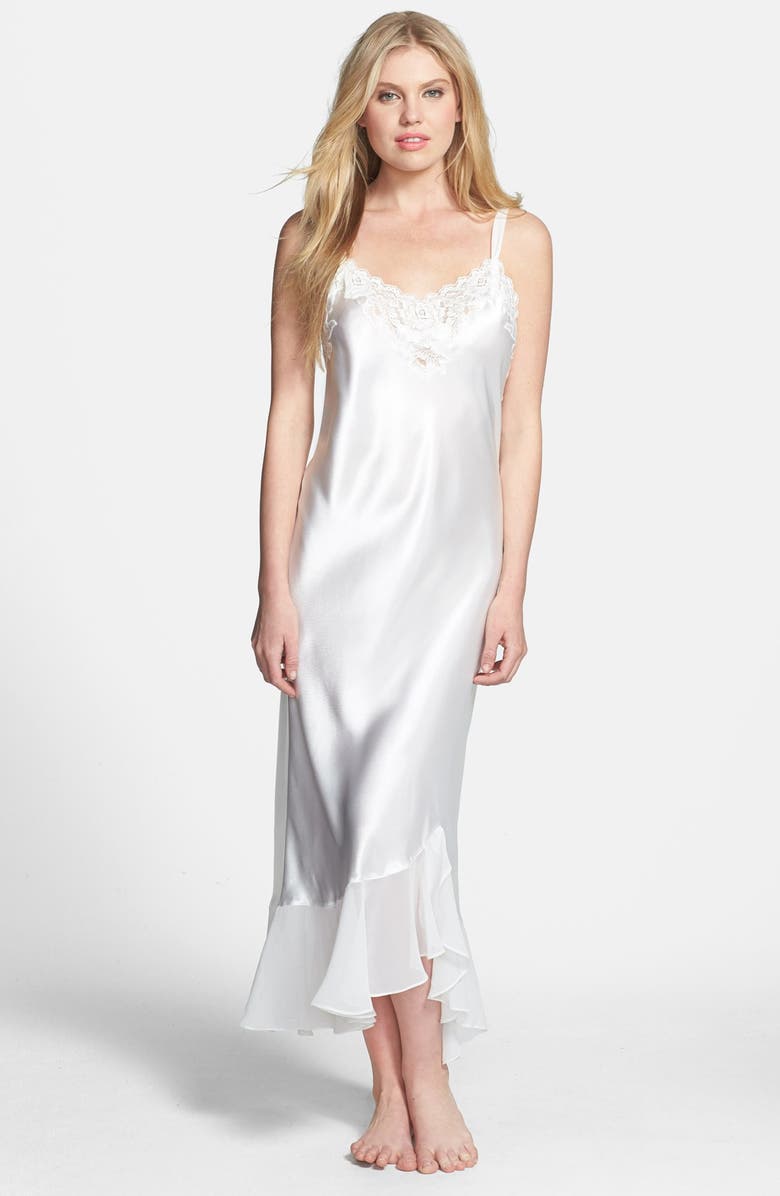 Oscar de la Renta Sleepwear 'Evening Bliss' Satin Charmeuse Nightgown ...