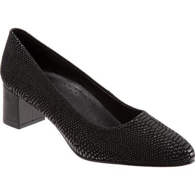 Trotters Kari Pointy Toe Pump- Black