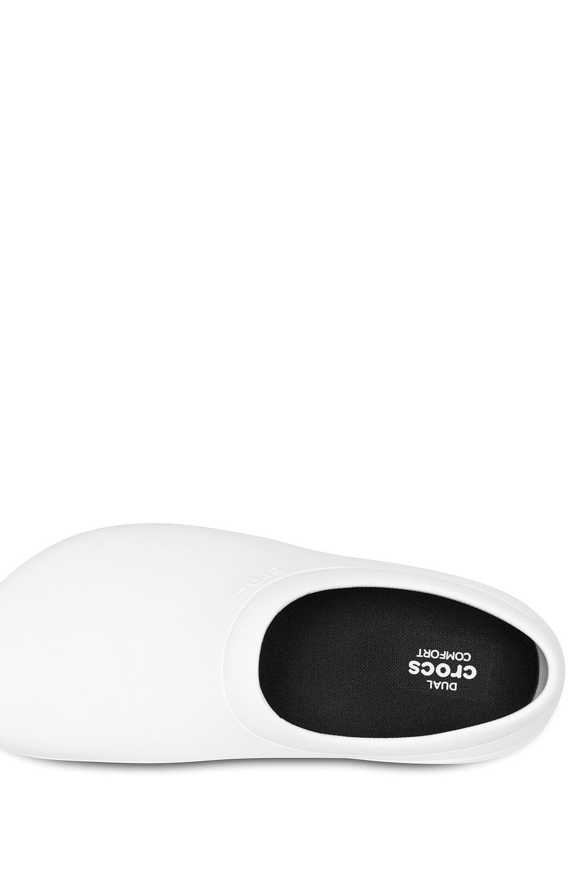 black holeless crocs