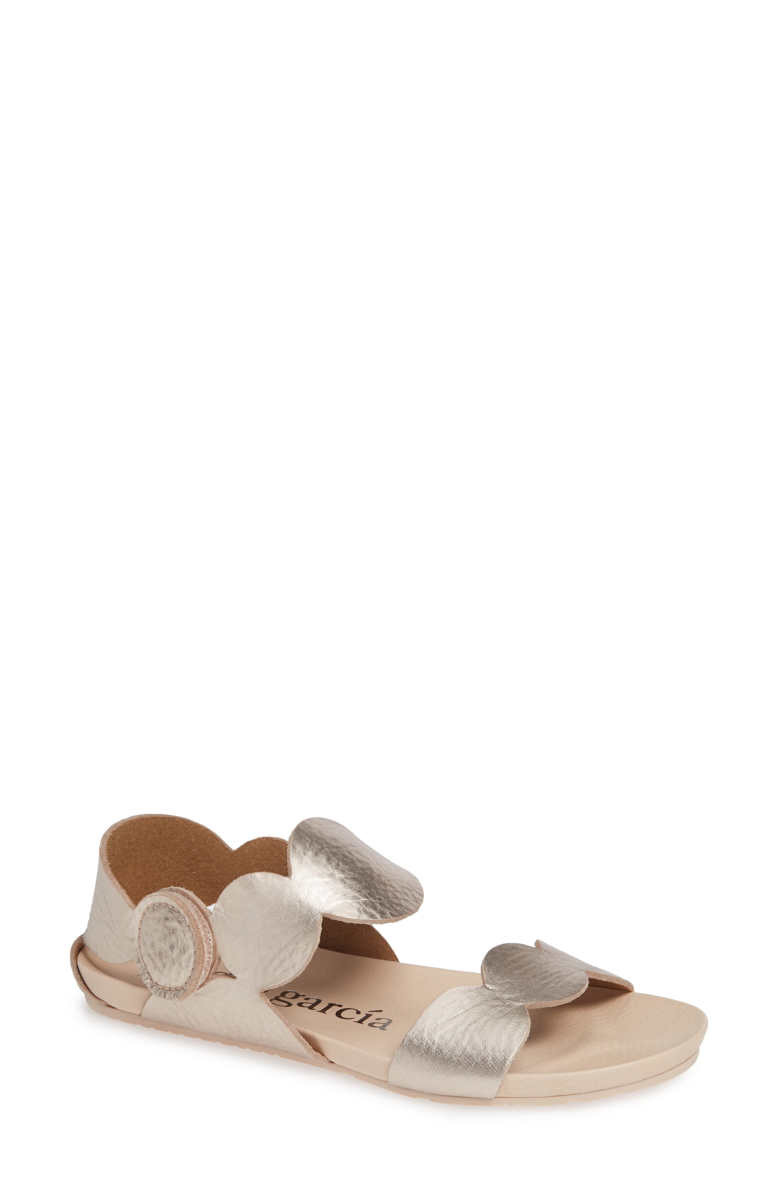 Pedro Garcia Jeanne Flat Circle Sandal