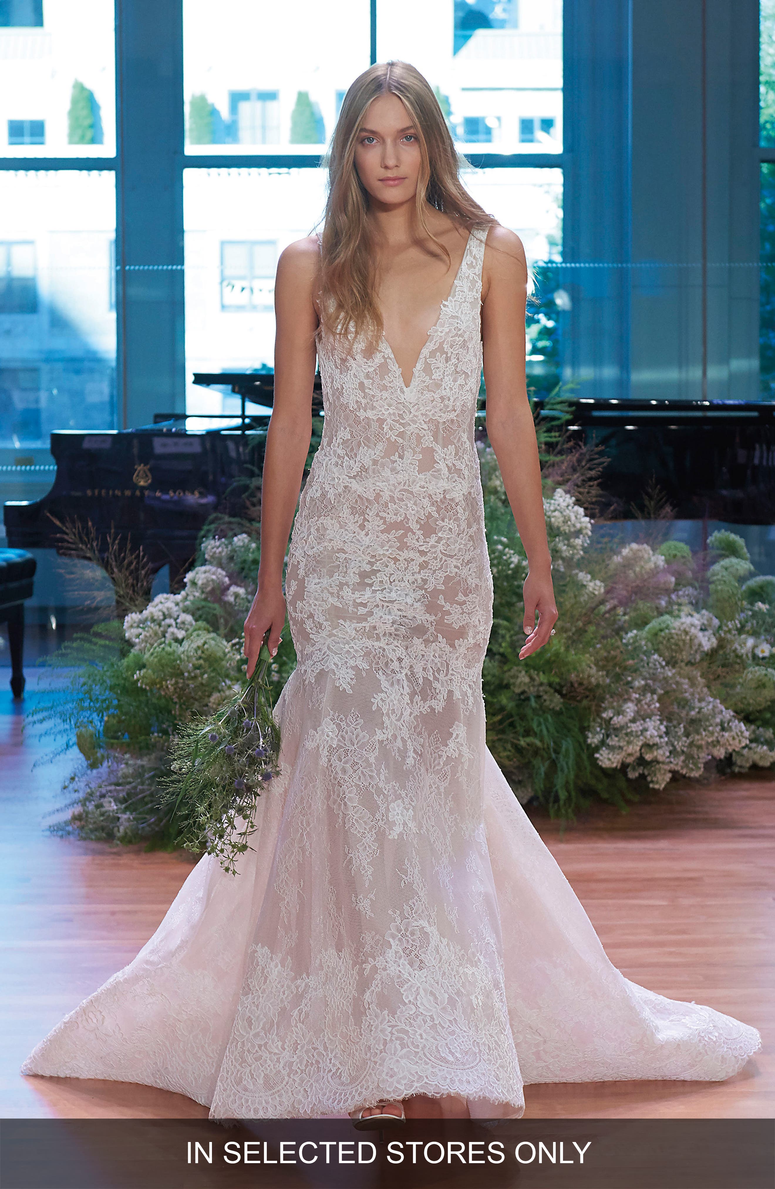 Monique Lhuillier trumpet wedding dress