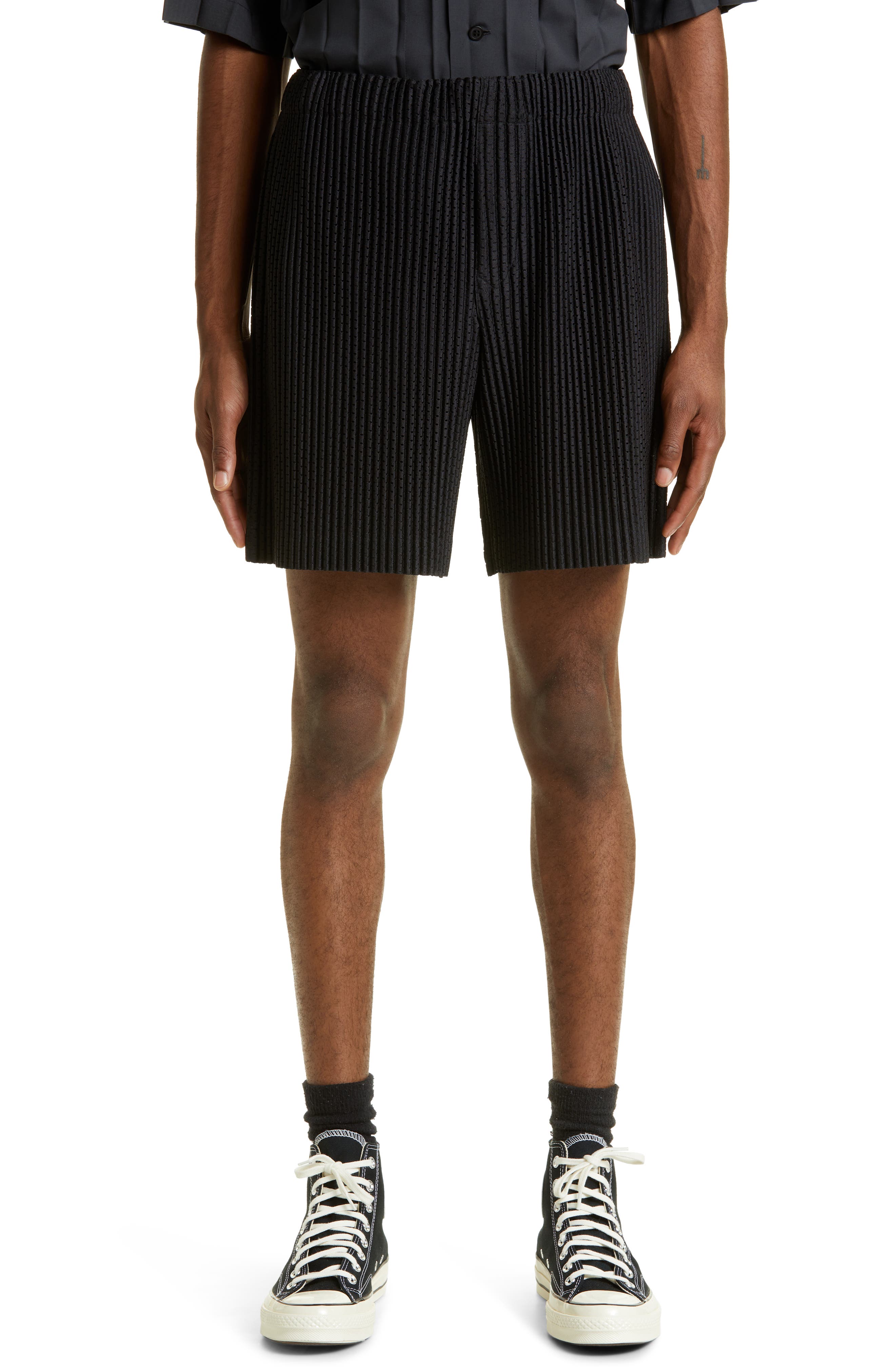 Homme Plissé Issey Miyake Outer Pleated Mesh Shorts in 62-Green 