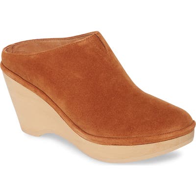 Gentle Souls By Kenneth Cole Skylar Clog- Brown