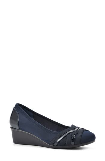 Cliffs By White Mountain Women's Bowie Wedge Shoe In Navy/nylon