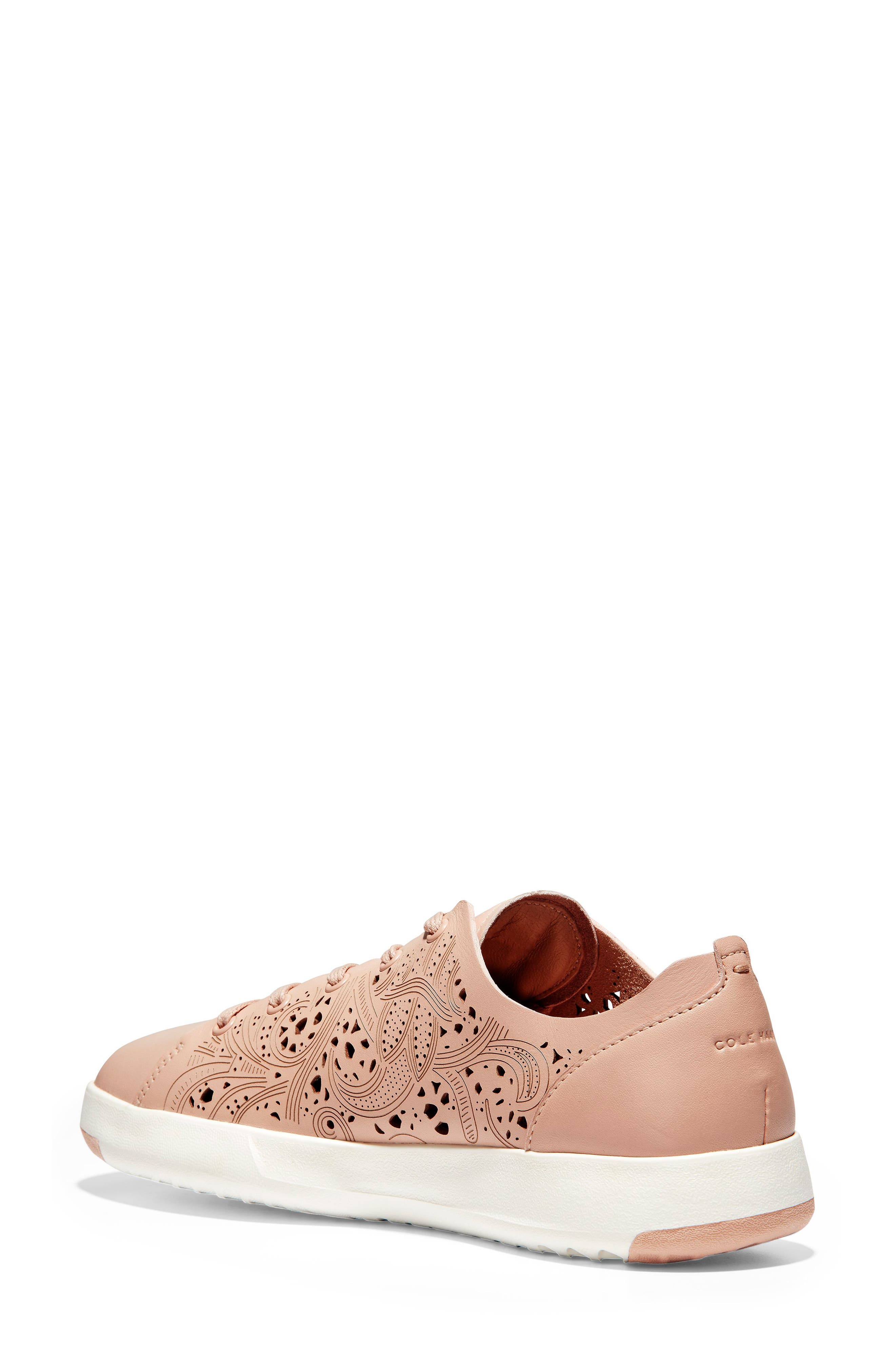 grandpro low top sneaker